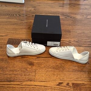 Freda Salvador White Eda Sneaker
